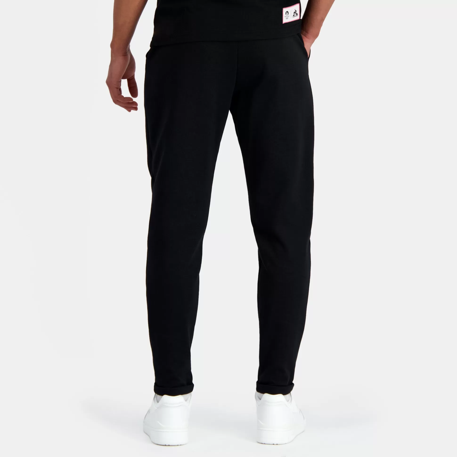 paris___le_coq_sportif_pantalon_coupe_carotte_homme_3.webp Homme Le Coq Sportif Paris 2024 | Pantalon coupe carotte Homme