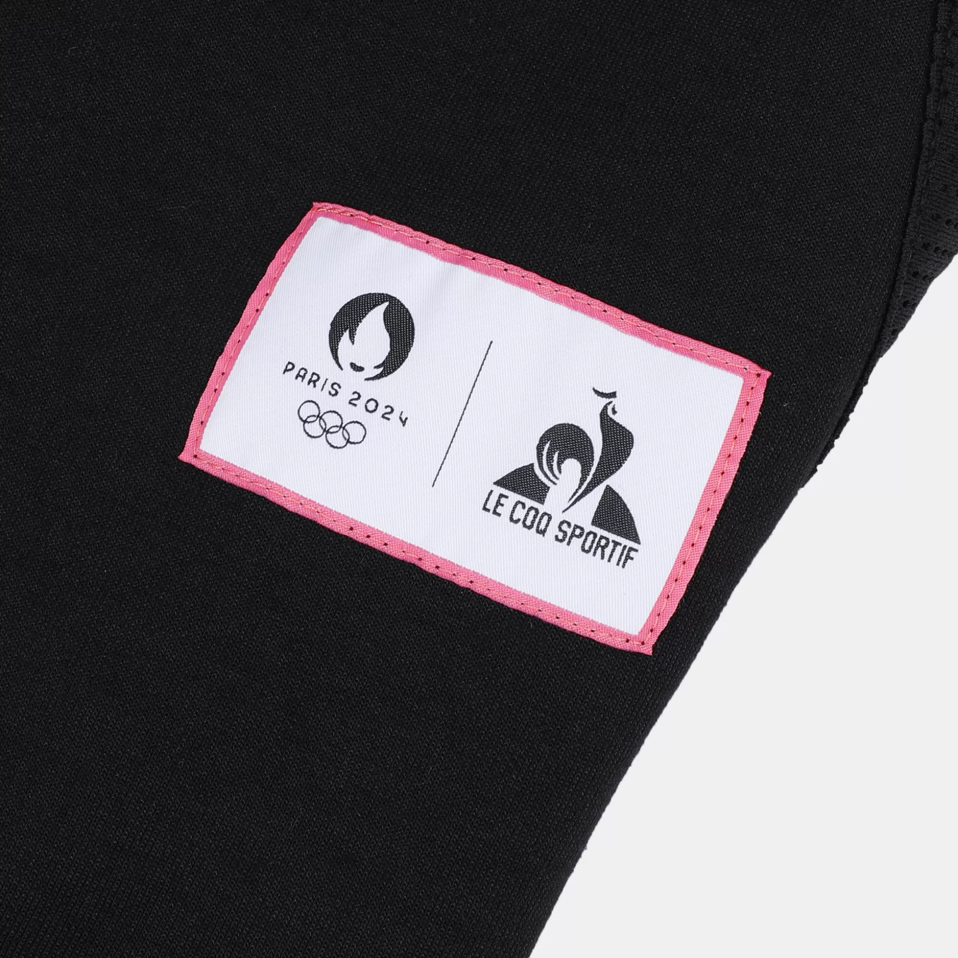 paris___le_coq_sportif_pantalon_coupe_carotte_homme_6.webp Homme Le Coq Sportif Paris 2024 | Pantalon coupe carotte Homme