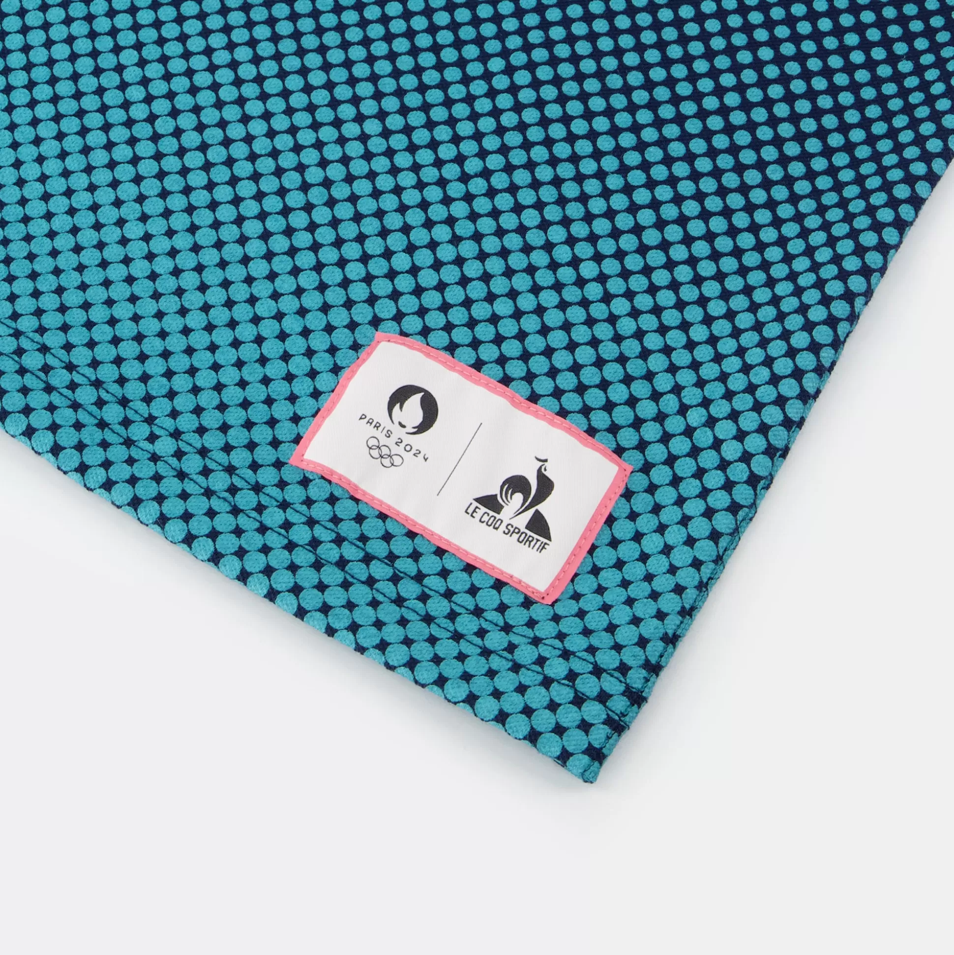 paris___le_coq_sportif_polo_bleu_en_dgrad_homme_3.webp Homme Le Coq Sportif PARIS 2024 | Polo bleu en dégradé Homme