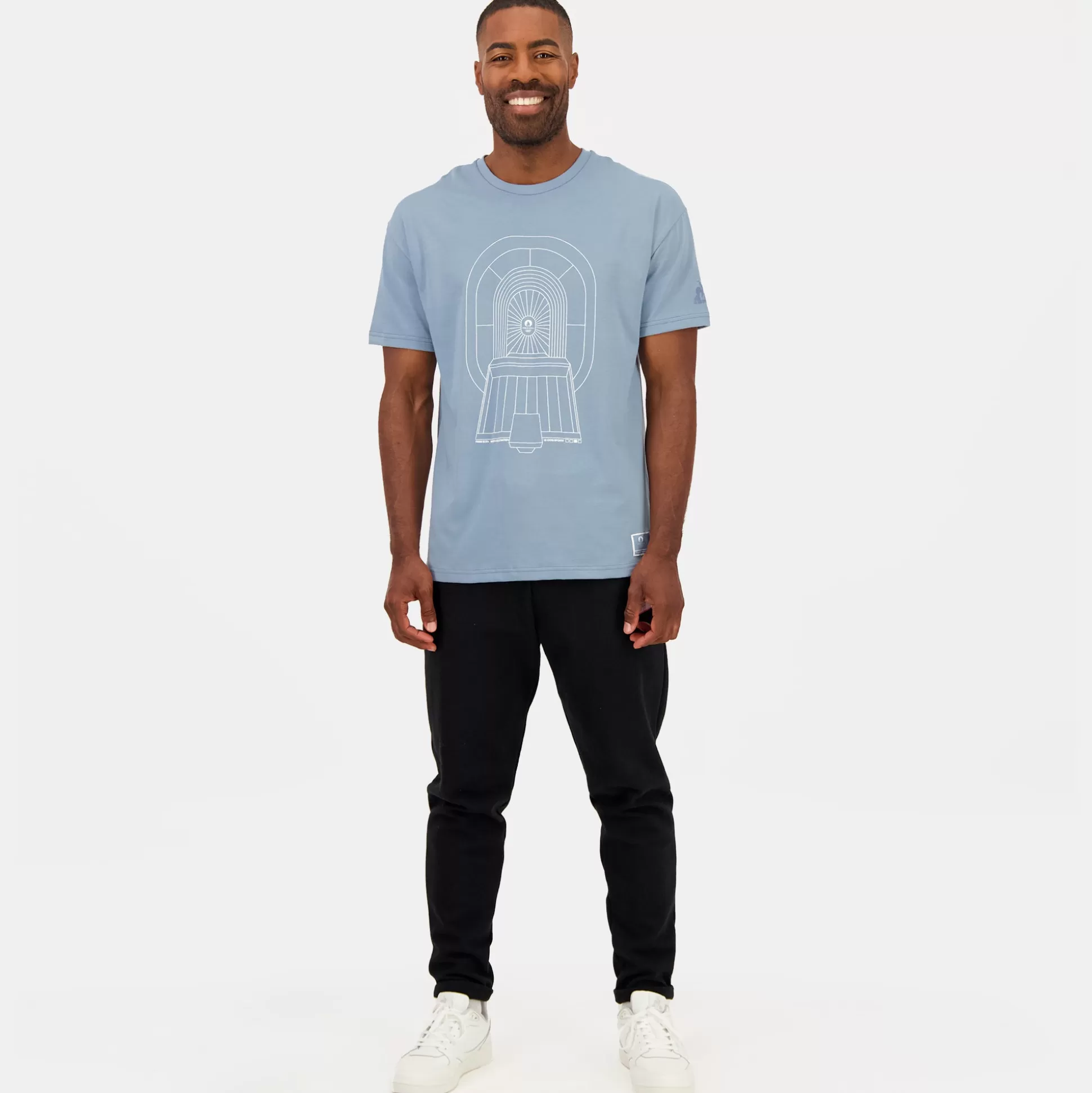 paris___le_coq_sportif_tshirt_capsule_saintdenis_unisexe_12.webp Homme Le Coq Sportif Paris 2024 | T-shirt capsule Saint-Denis Unisexe