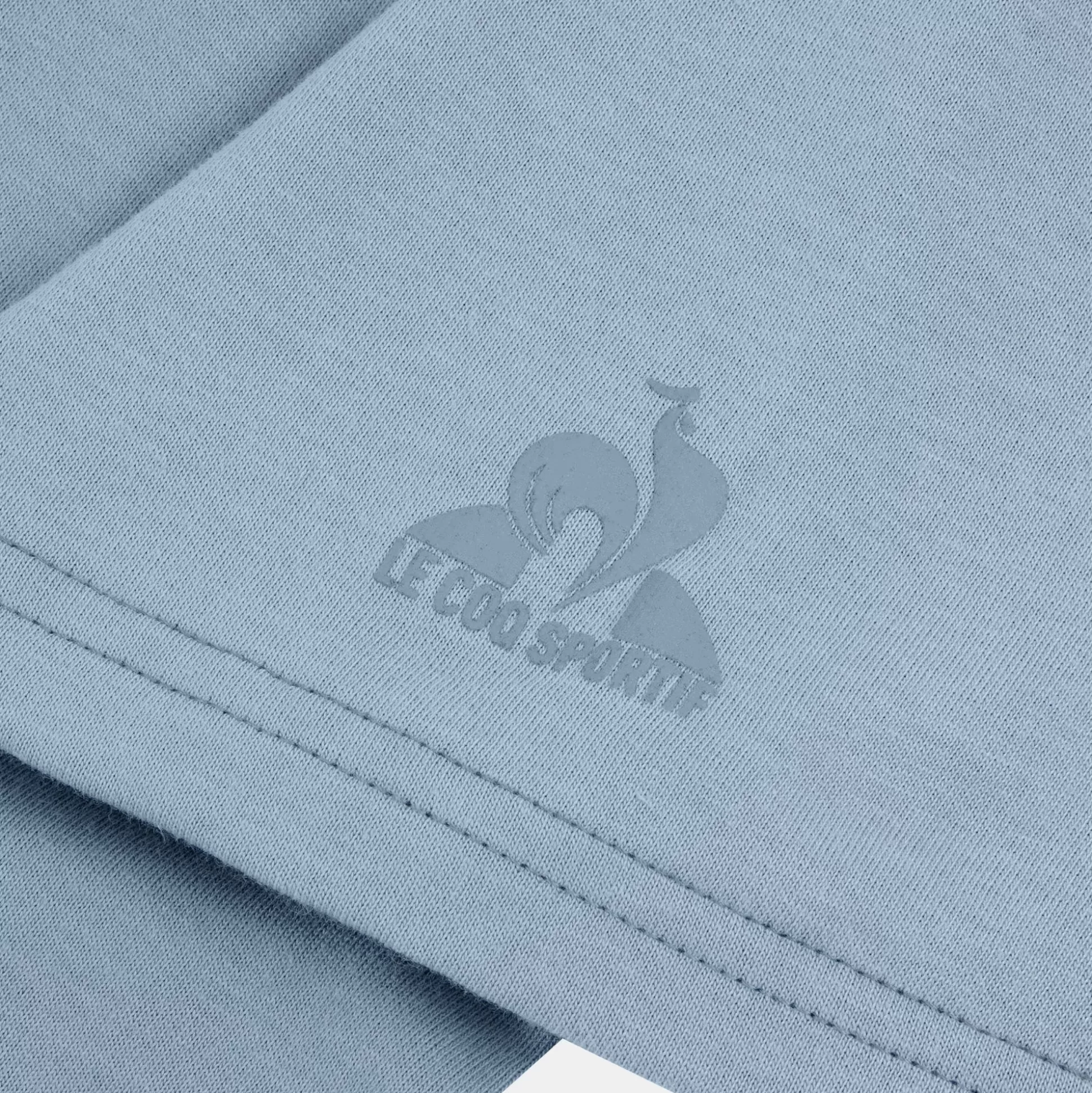 paris___le_coq_sportif_tshirt_capsule_saintdenis_unisexe_5.webp Homme Le Coq Sportif Paris 2024 | T-shirt capsule Saint-Denis Unisexe