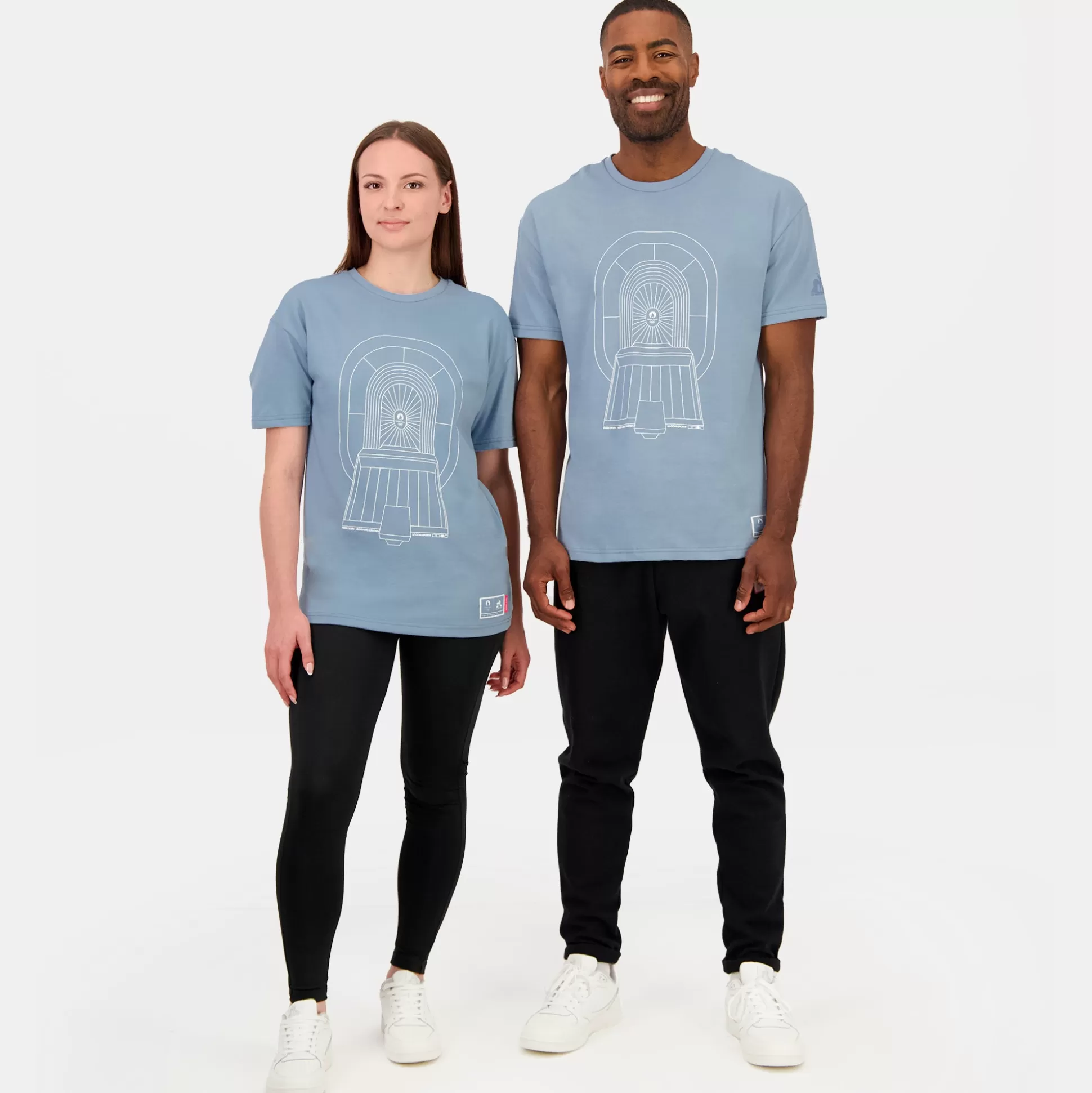 paris___le_coq_sportif_tshirt_capsule_saintdenis_unisexe_9.webp Homme Le Coq Sportif Paris 2024 | T-shirt capsule Saint-Denis Unisexe